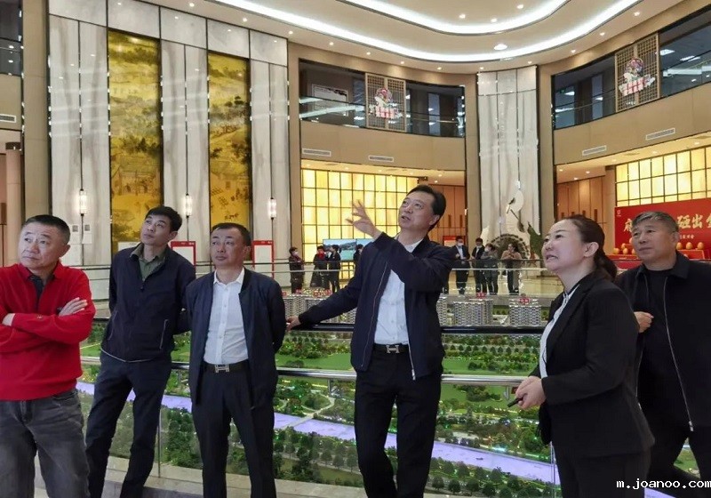 公司总裁陈永明率队考察保定项目